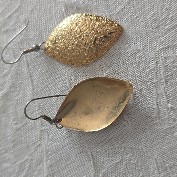 HOST PICK. Vintage.  3 Pairs of Earrings - Picture 7 of 9